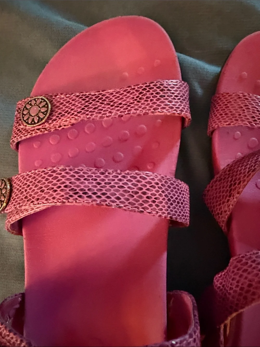 Vionic women sandals